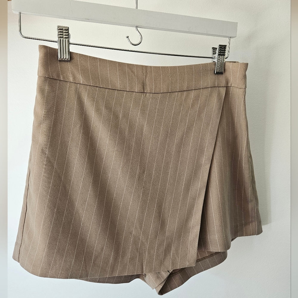 Dynamite Tan Pinstripe Women's Skort